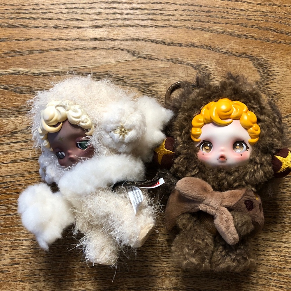Kids Plush Bath & Hair Toy Keychains - Brown and Creamo skull panda blind boxes